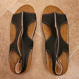 NWOT Black & Tan Sandals Size 38